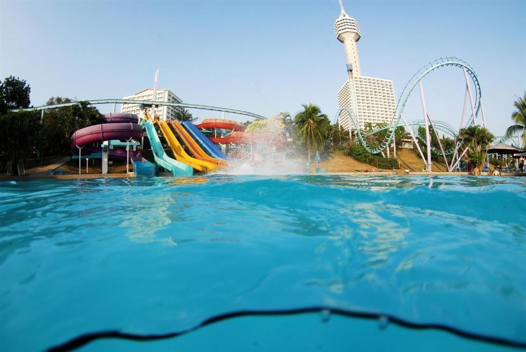 Bay Beach Resort Jomtien Pattaya Exterior photo